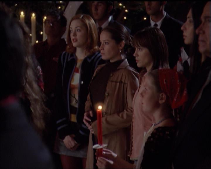 Charmed-Online-dot-net_5x06TheEyesHaveIt0906.jpg