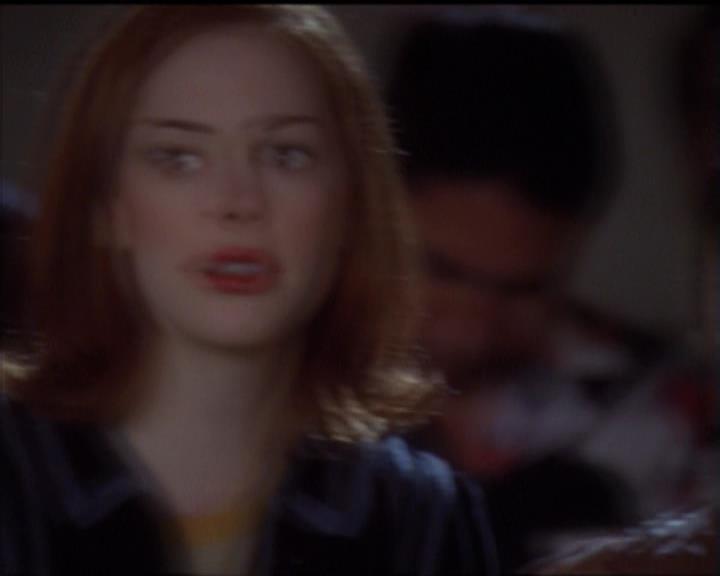 Charmed-Online-dot-net_5x06TheEyesHaveIt0919.jpg