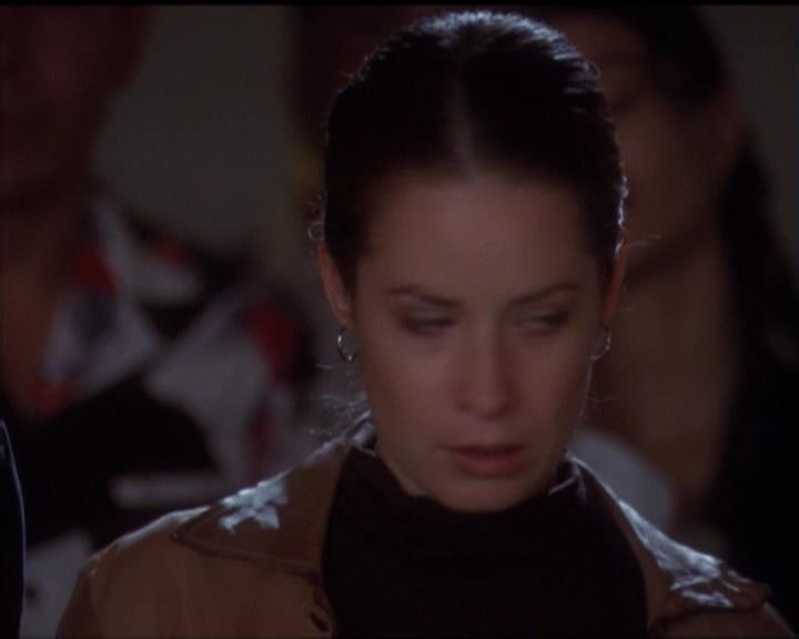 Charmed-Online-dot-net_5x06TheEyesHaveIt0924.jpg