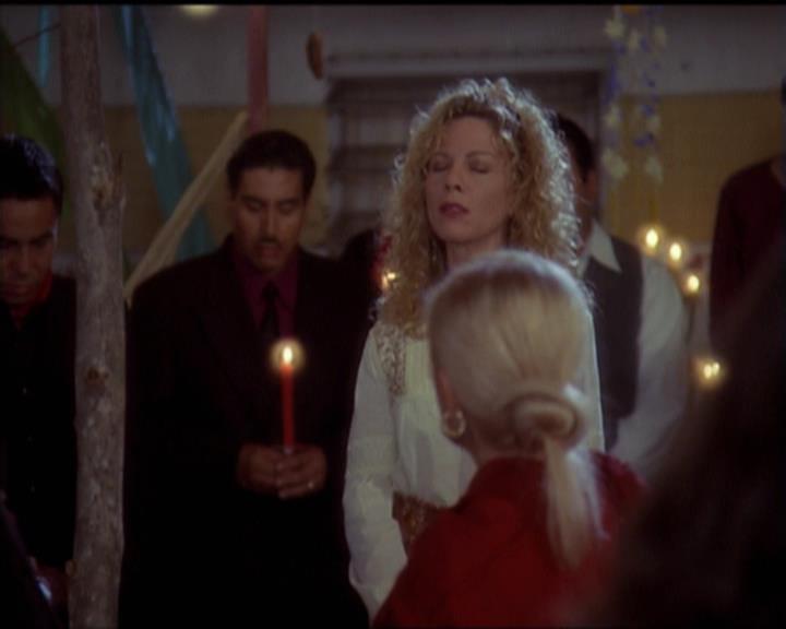 Charmed-Online-dot-net_5x06TheEyesHaveIt0930.jpg