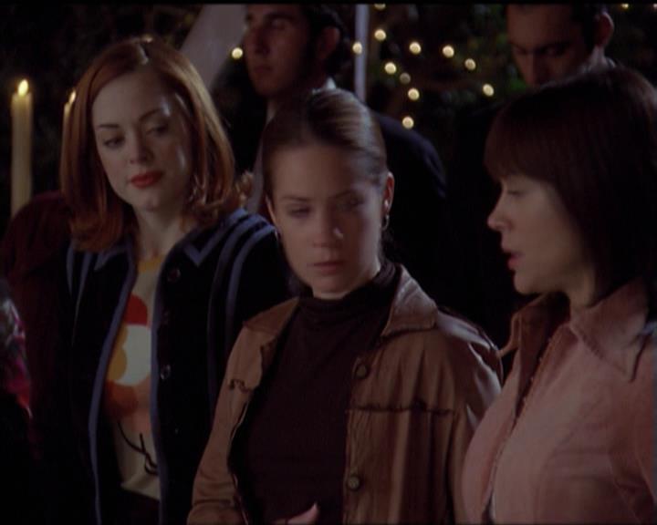 Charmed-Online-dot-net_5x06TheEyesHaveIt0949.jpg