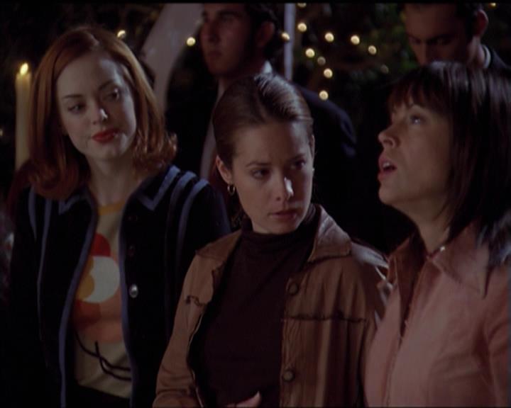 Charmed-Online-dot-net_5x06TheEyesHaveIt0951.jpg