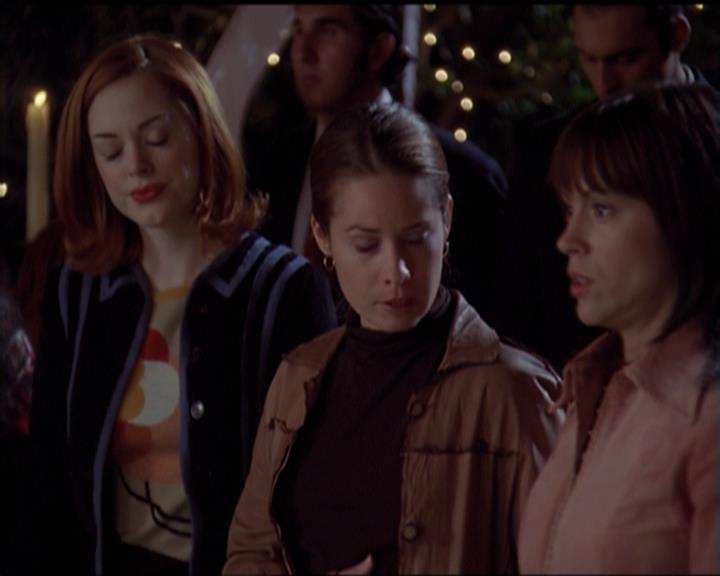 Charmed-Online-dot-net_5x06TheEyesHaveIt0952.jpg