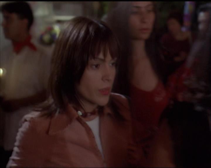Charmed-Online-dot-net_5x06TheEyesHaveIt0955.jpg