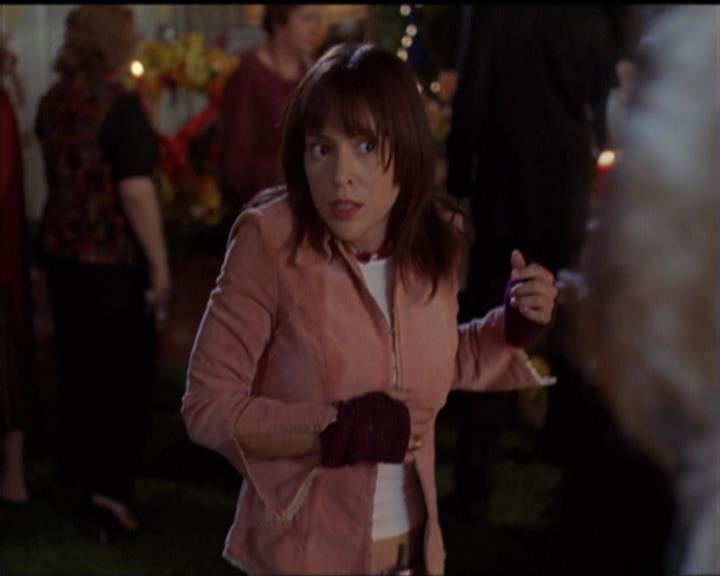 Charmed-Online-dot-net_5x06TheEyesHaveIt0997.jpg