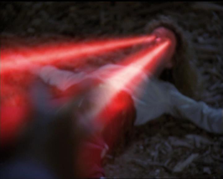Charmed-Online-dot-net_5x06TheEyesHaveIt1059.jpg