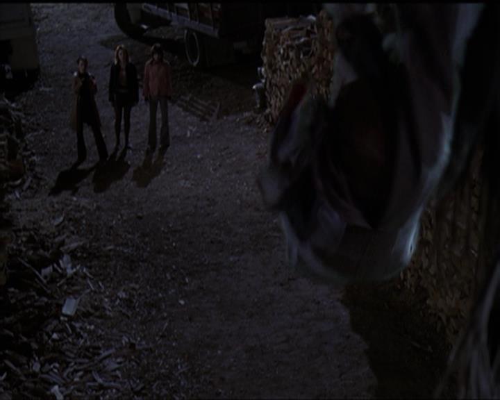 Charmed-Online-dot-net_5x06TheEyesHaveIt1064.jpg