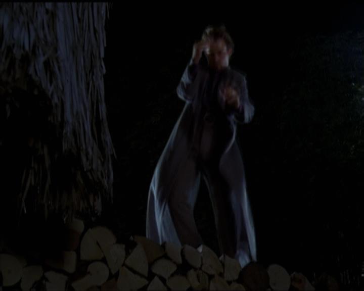 Charmed-Online-dot-net_5x06TheEyesHaveIt1075.jpg