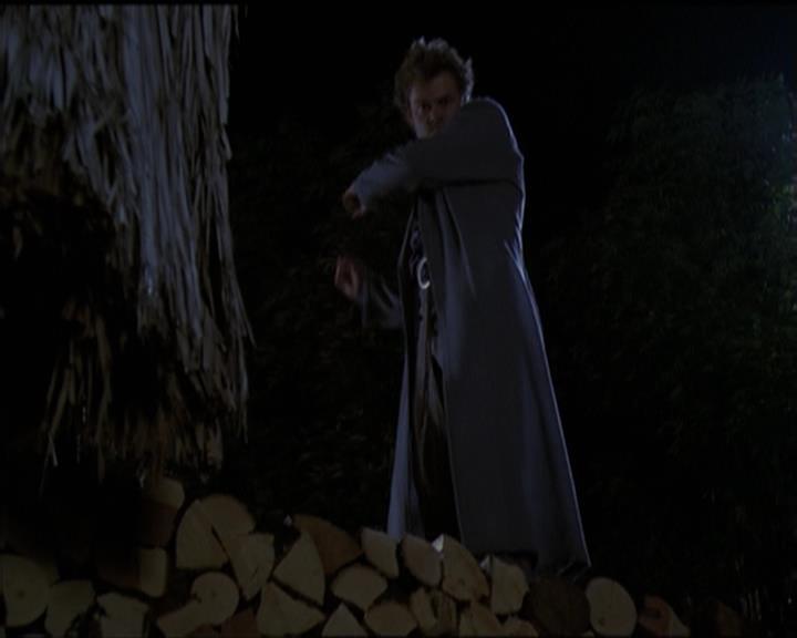 Charmed-Online-dot-net_5x06TheEyesHaveIt1079.jpg
