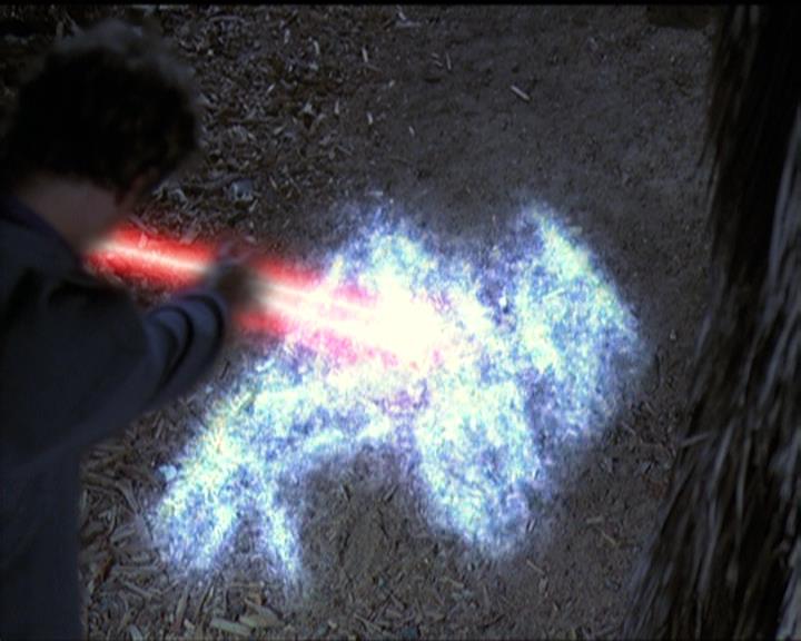 Charmed-Online-dot-net_5x06TheEyesHaveIt1081.jpg