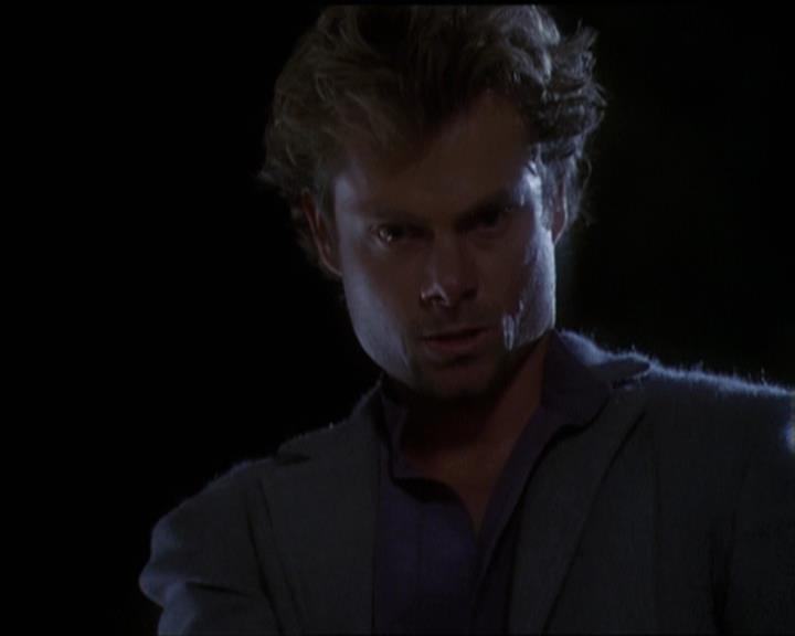 Charmed-Online-dot-net_5x06TheEyesHaveIt1083.jpg