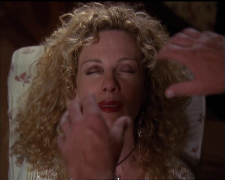 Charmed-Online-dot-net_5x06TheEyesHaveIt1089.jpg