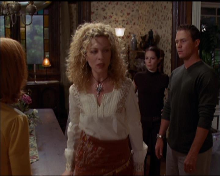 Charmed-Online-dot-net_5x06TheEyesHaveIt1115.jpg
