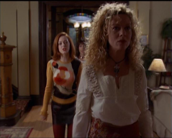 Charmed-Online-dot-net_5x06TheEyesHaveIt1123.jpg