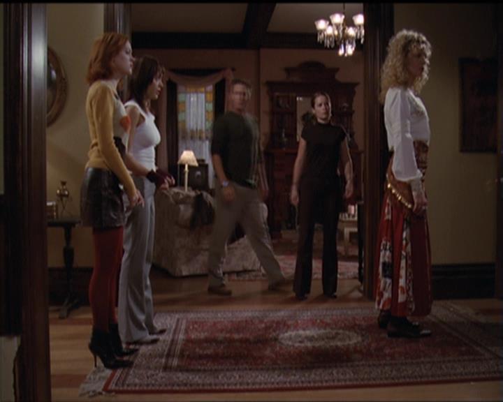 Charmed-Online-dot-net_5x06TheEyesHaveIt1127.jpg