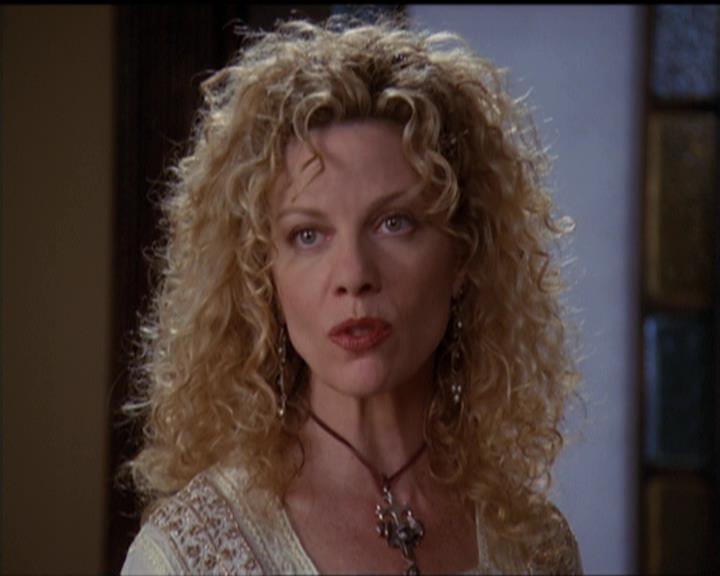 Charmed-Online-dot-net_5x06TheEyesHaveIt1139.jpg