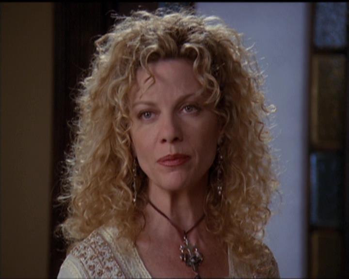 Charmed-Online-dot-net_5x06TheEyesHaveIt1140.jpg