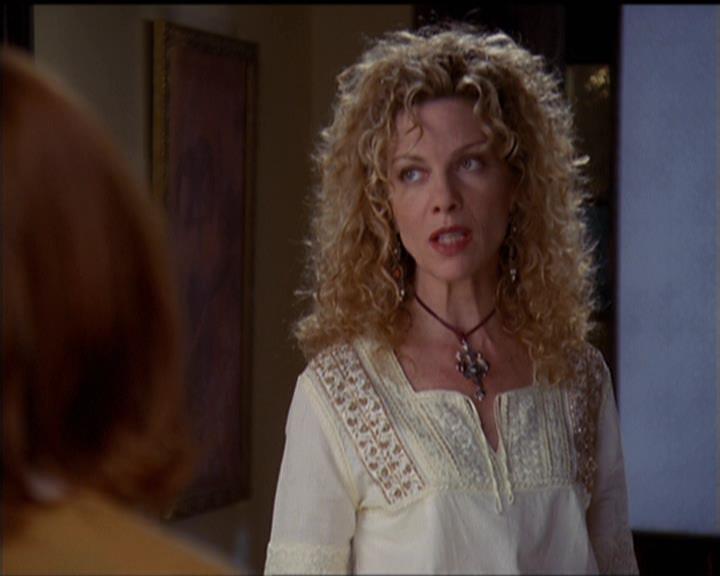 Charmed-Online-dot-net_5x06TheEyesHaveIt1157.jpg