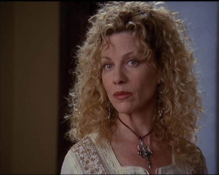 Charmed-Online-dot-net_5x06TheEyesHaveIt1162.jpg