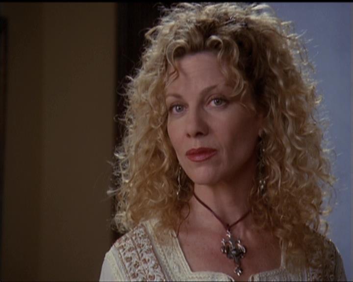 Charmed-Online-dot-net_5x06TheEyesHaveIt1172.jpg