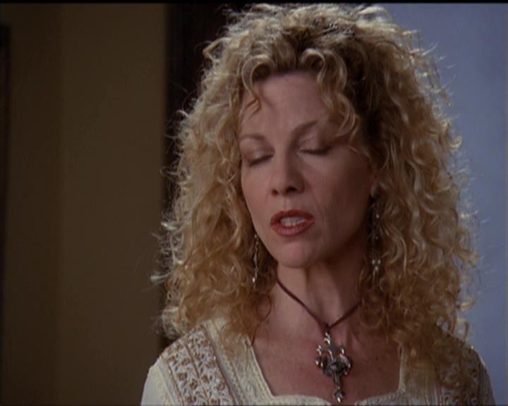 Charmed-Online-dot-net_5x06TheEyesHaveIt1175.jpg