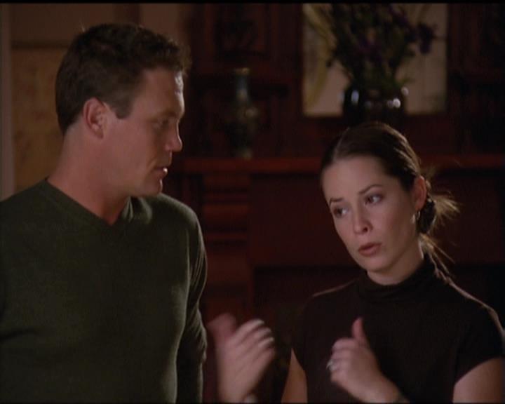 Charmed-Online-dot-net_5x06TheEyesHaveIt1186.jpg