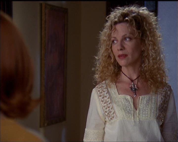 Charmed-Online-dot-net_5x06TheEyesHaveIt1189.jpg