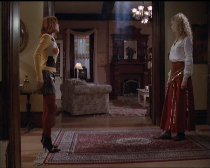 Charmed-Online-dot-net_5x06TheEyesHaveIt1194.jpg