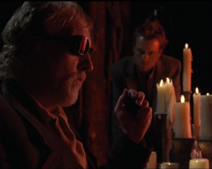 Charmed-Online-dot-net_5x06TheEyesHaveIt1244.jpg