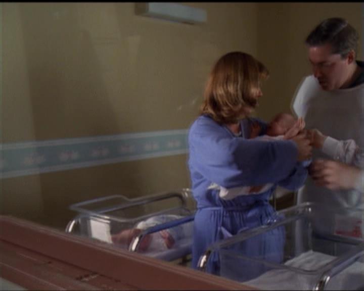 Charmed-Online-dot-net_5x06TheEyesHaveIt1257.jpg