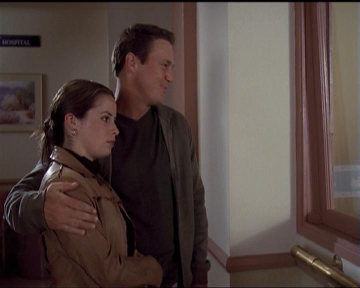 Charmed-Online-dot-net_5x06TheEyesHaveIt1267.jpg