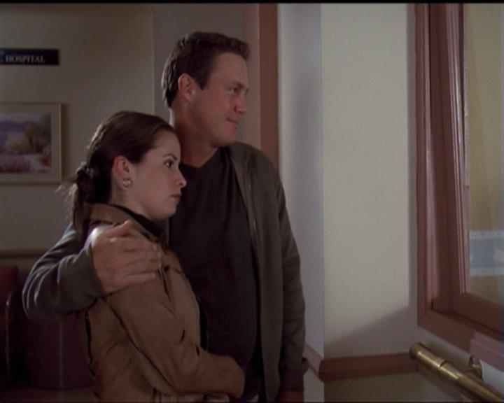 Charmed-Online-dot-net_5x06TheEyesHaveIt1268.jpg