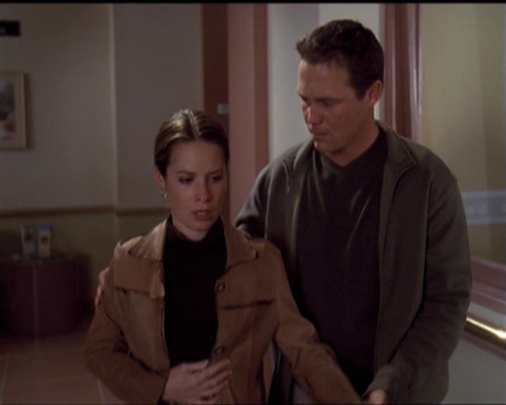 Charmed-Online-dot-net_5x06TheEyesHaveIt1274.jpg