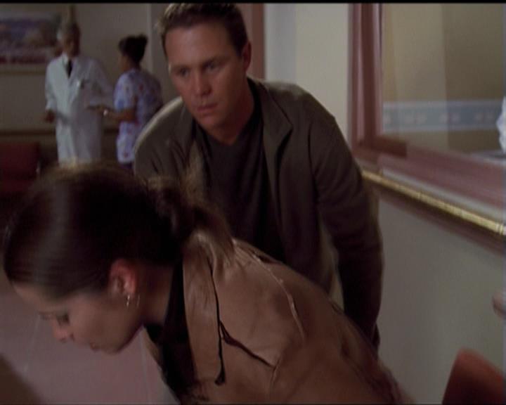 Charmed-Online-dot-net_5x06TheEyesHaveIt1279.jpg