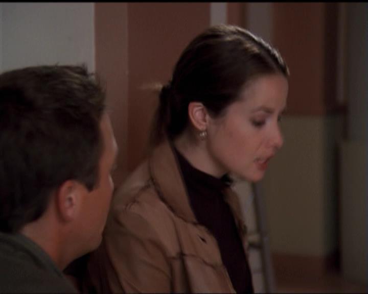 Charmed-Online-dot-net_5x06TheEyesHaveIt1281.jpg