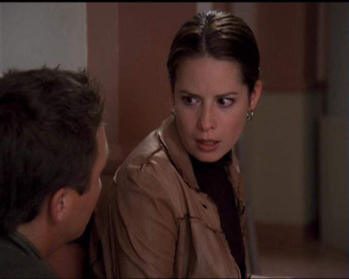 Charmed-Online-dot-net_5x06TheEyesHaveIt1293.jpg