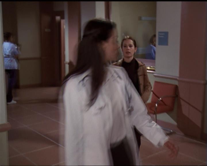 Charmed-Online-dot-net_5x06TheEyesHaveIt1301.jpg