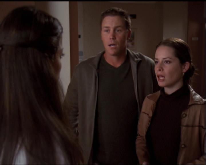 Charmed-Online-dot-net_5x06TheEyesHaveIt1305.jpg