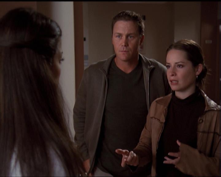 Charmed-Online-dot-net_5x06TheEyesHaveIt1309.jpg