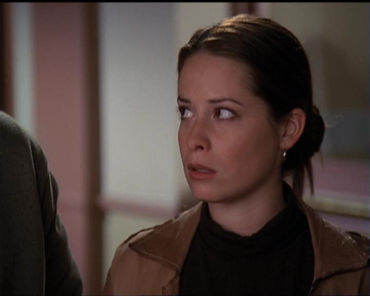Charmed-Online-dot-net_5x06TheEyesHaveIt1317.jpg