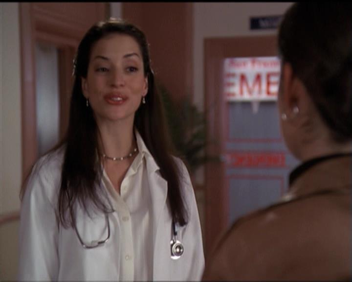 Charmed-Online-dot-net_5x06TheEyesHaveIt1318.jpg