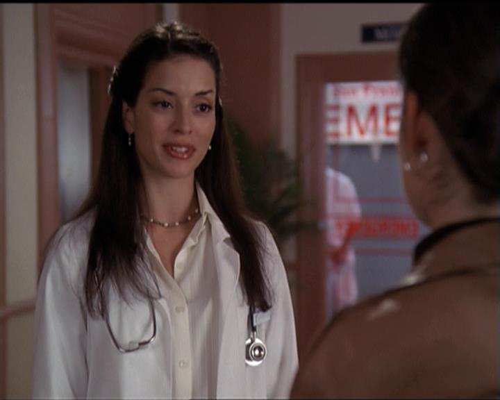 Charmed-Online-dot-net_5x06TheEyesHaveIt1319.jpg