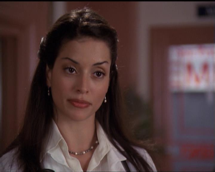 Charmed-Online-dot-net_5x06TheEyesHaveIt1337.jpg