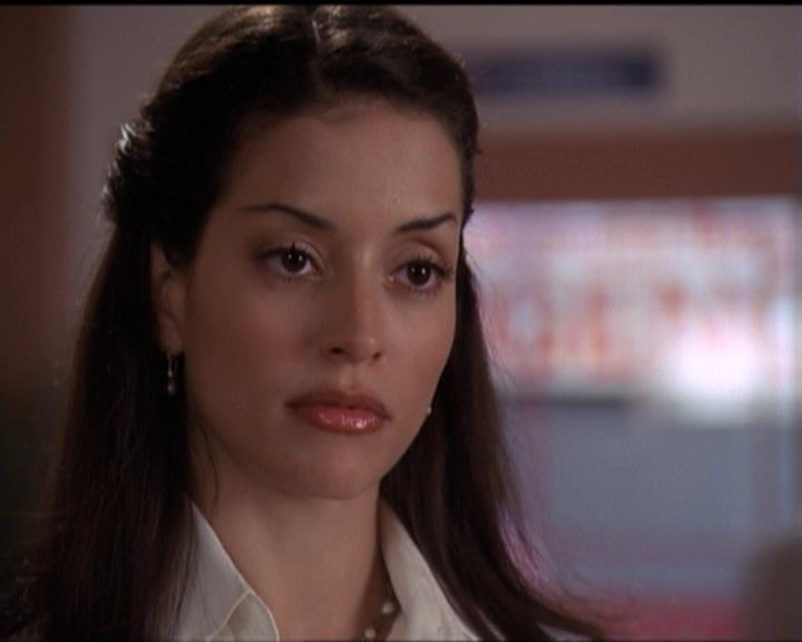 Charmed-Online-dot-net_5x06TheEyesHaveIt1347.jpg