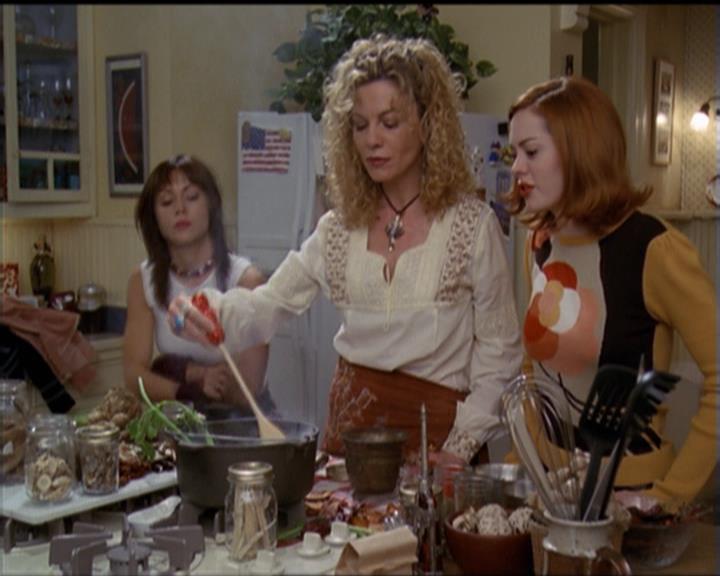 Charmed-Online-dot-net_5x06TheEyesHaveIt1371.jpg