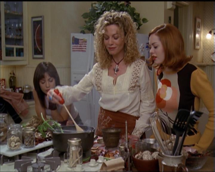 Charmed-Online-dot-net_5x06TheEyesHaveIt1372.jpg Charmed-Online-dot-net_5x06TheEyesHaveIt1372.jpg