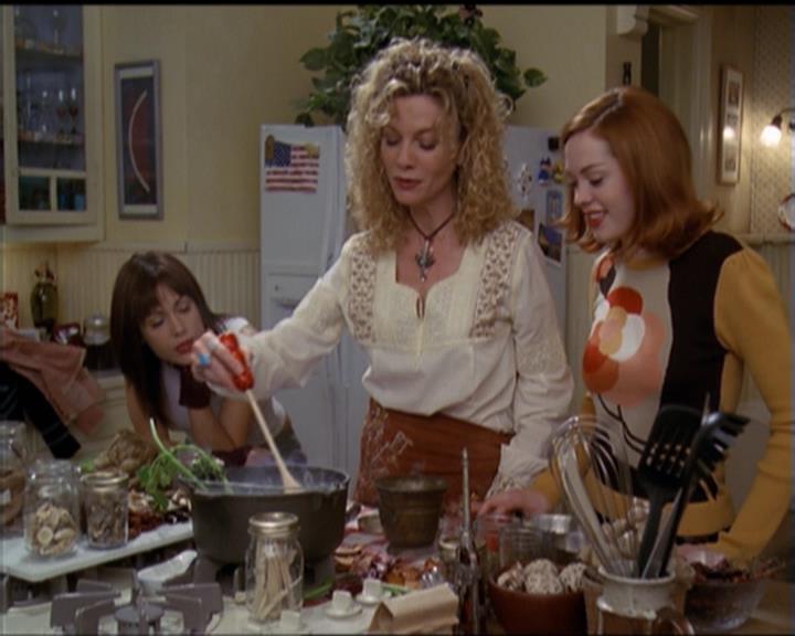 Charmed-Online-dot-net_5x06TheEyesHaveIt1375.jpg Charmed-Online-dot-net_5x06TheEyesHaveIt1375.jpg