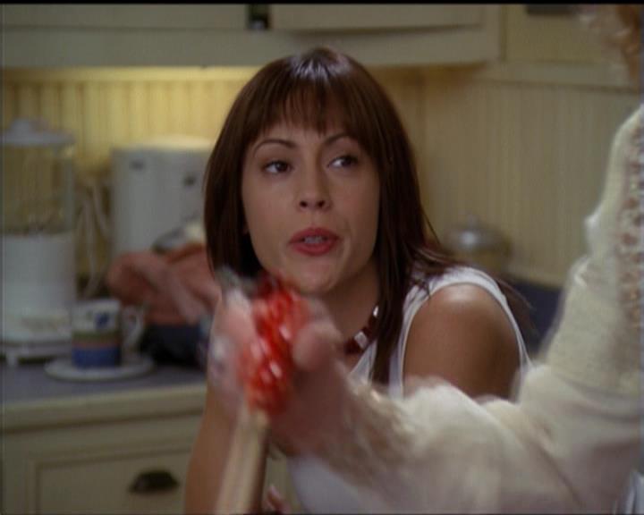 Charmed-Online-dot-net_5x06TheEyesHaveIt1376.jpg
