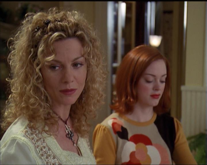 Charmed-Online-dot-net_5x06TheEyesHaveIt1377.jpg
