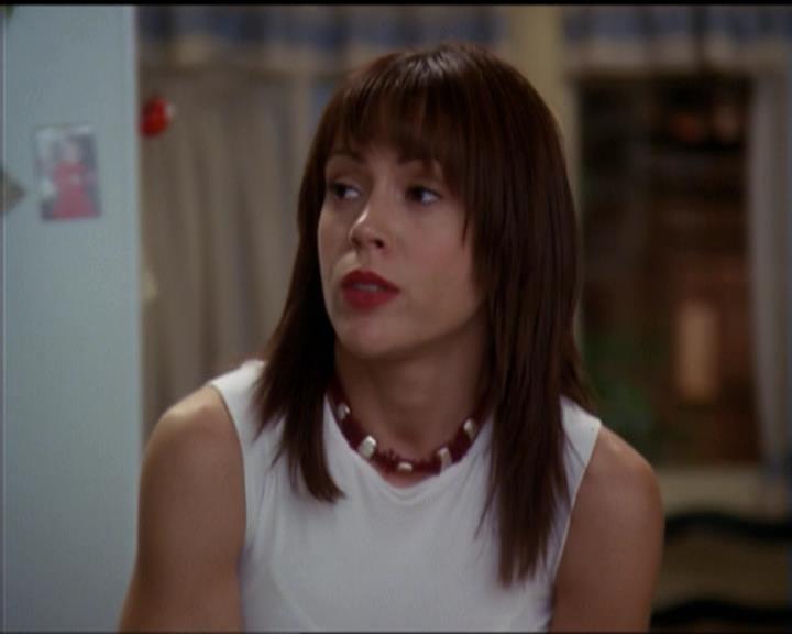 Charmed-Online-dot-net_5x06TheEyesHaveIt1399.jpg